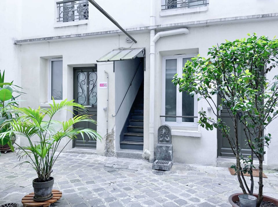 Interior courtyard view - Outside