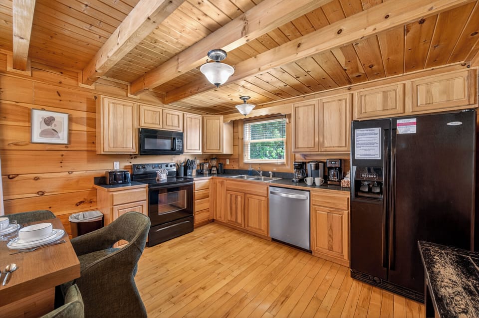 Premium Cabin, 3 Bedrooms, Hot Tub, Mountain View | Private kitchen | Oven, stovetop, dishwasher, toaster