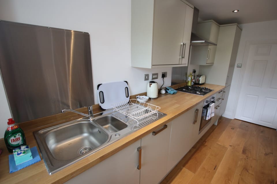 Classic Apartment, Private Bathroom | Shared kitchen