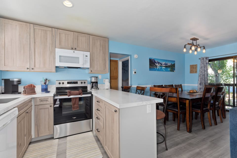 Newly remodeled kitchen.