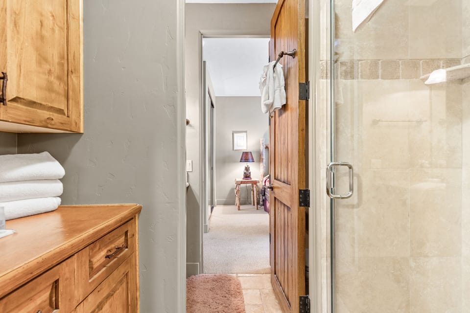 Jack and Jill bathroom connected to beaver room