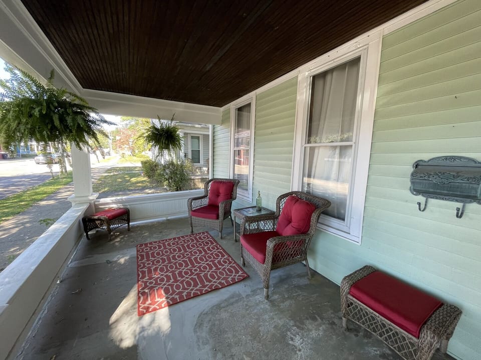 1st Choice Lodging - 1850's Inn