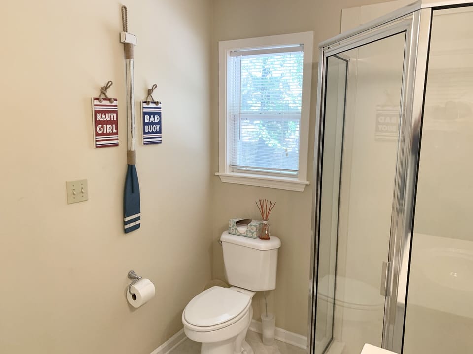 En-suite bathroom -Bedroom #2