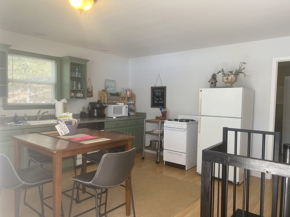 Seating for 4 with plenty of room to prepare a feast!