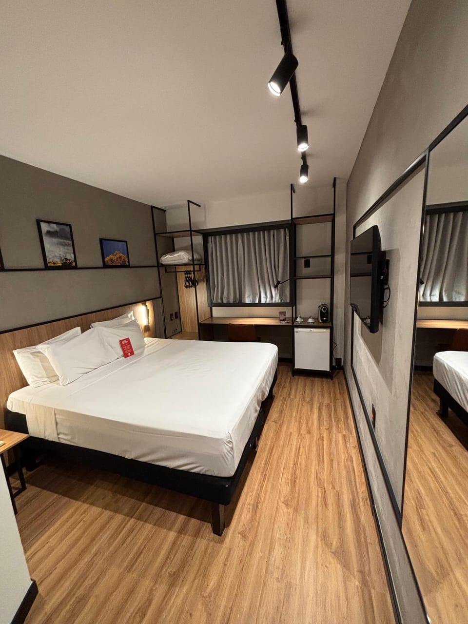 Superior Room, 1 Double Bed | Minibar, desk, blackout drapes, free WiFi
