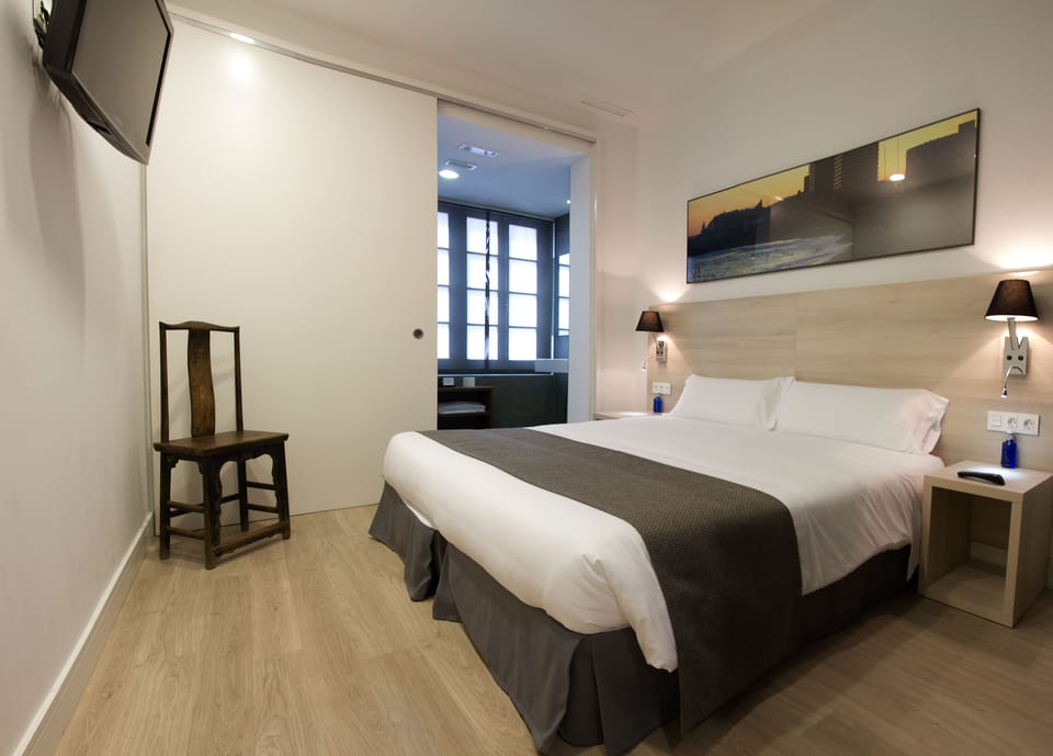 Standard Double Room | Egyptian cotton sheets, premium bedding, down comforters