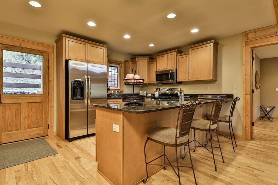 Breakfast bar seating for 3