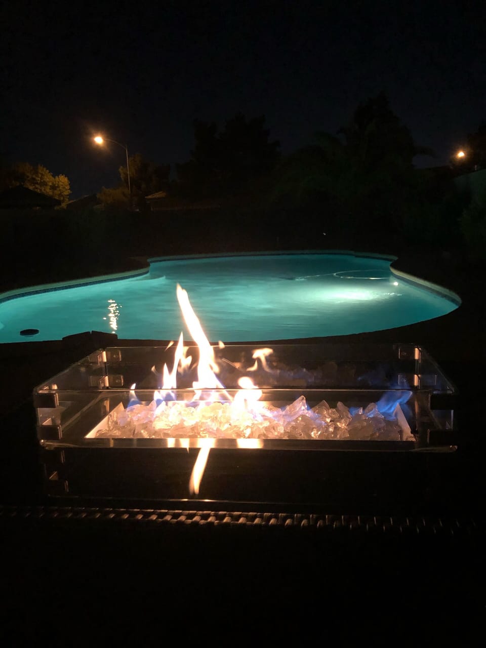 Time to chill or time for a romantic evening out by the fire pit ! 🔥🔥🔥