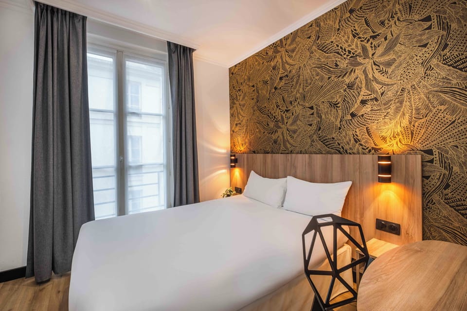 In-room safe, desk, cribs/infant beds, free WiFi