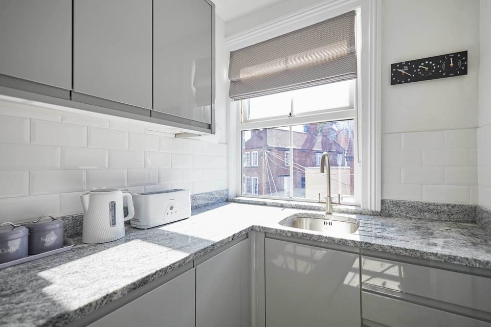 The Captain's Loft, Whitby - Host & Stay
