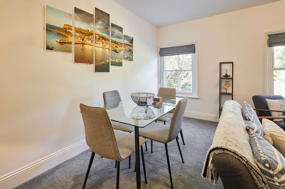 The Captain's Loft, Whitby - Host & Stay