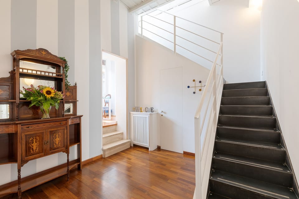 City Penthouse | 2 bedrooms, iron/ironing board, WiFi (free), bed sheets
