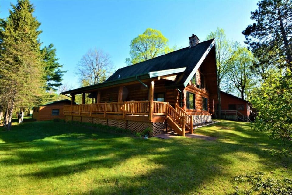 Amazing Log Cabin On Lower South Long Lake