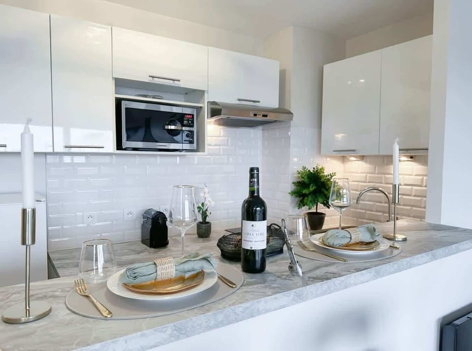 Dining space overview