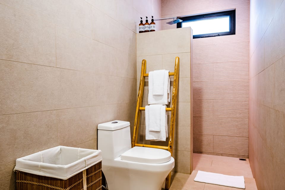 #2. Just the essentials for a relaxing shower!