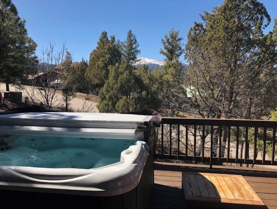 Large jacuzzi hot tub seats 5-6 with views of Sierra Blanca and Ruidoso Village