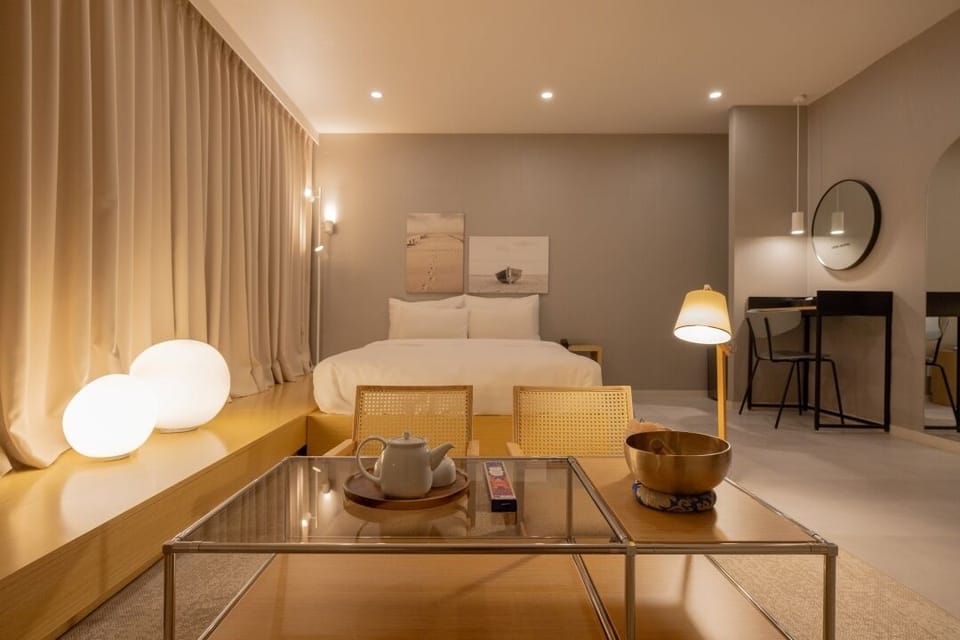 Business Meditation Room | Premium bedding, soundproofing, free WiFi, bed sheets