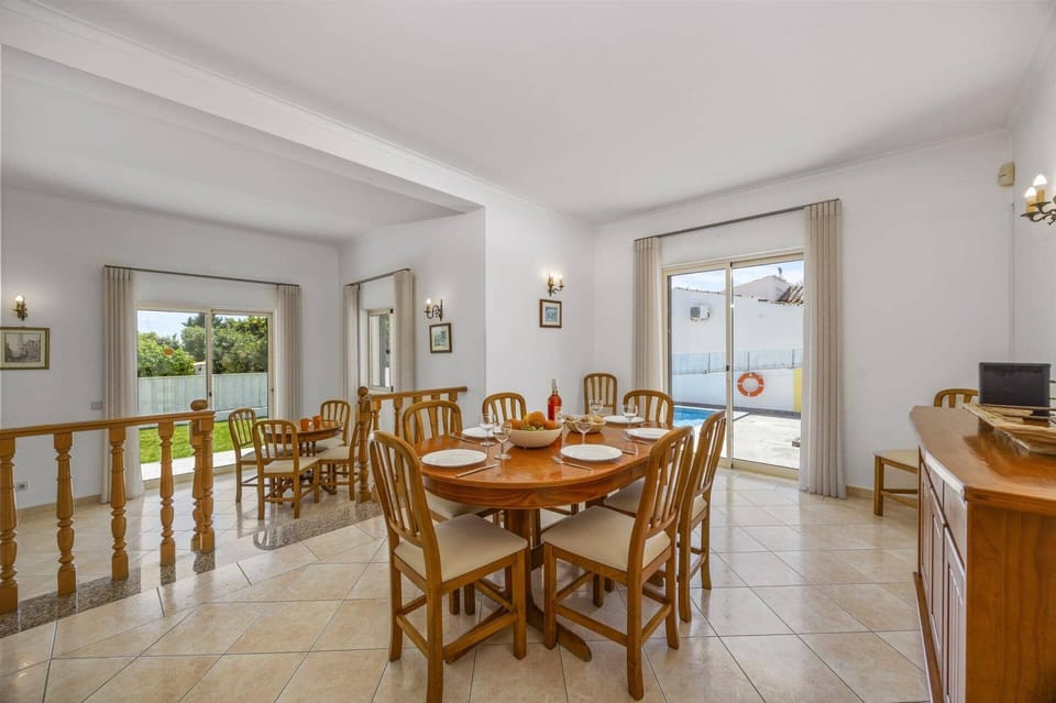 Villa Miraflores image