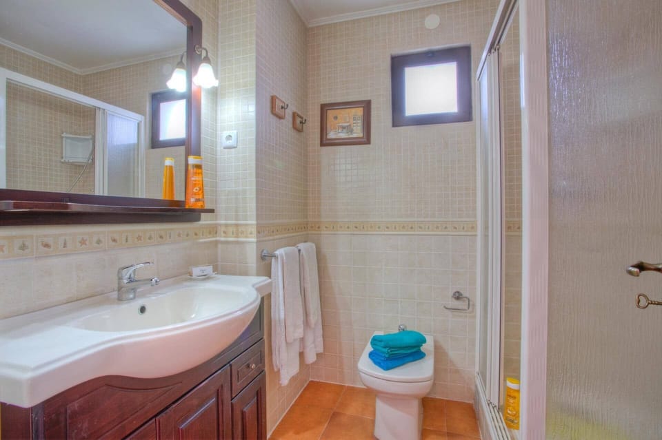 Villa Aveiros image