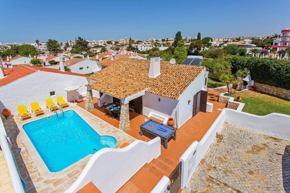 Villa Aveiros image