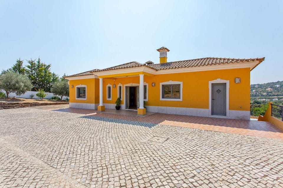 Villa Ribeiro Tomas image