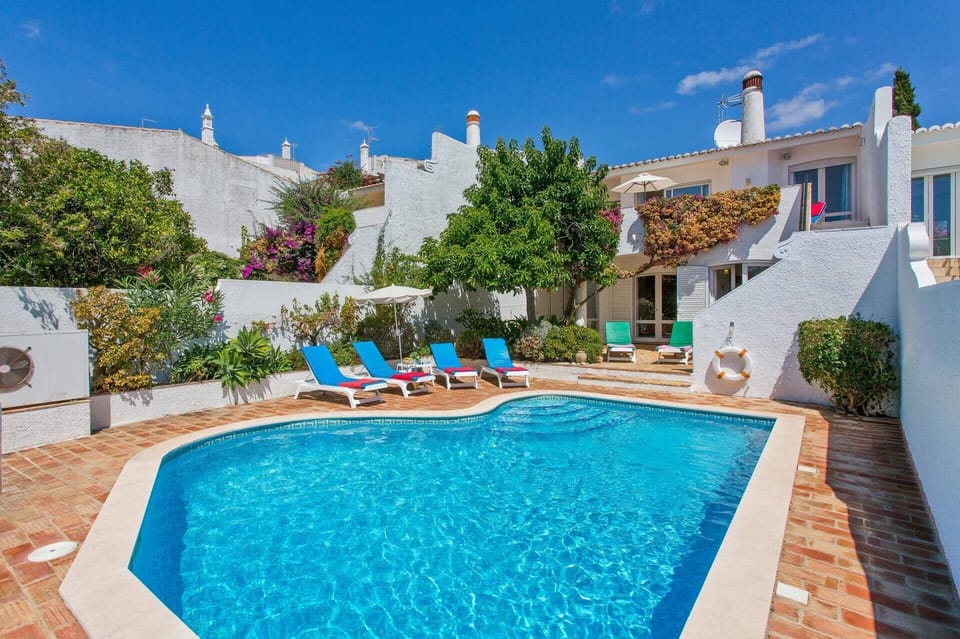 Villa Cinco image