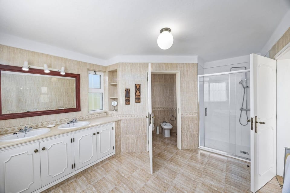 Villa Flor image