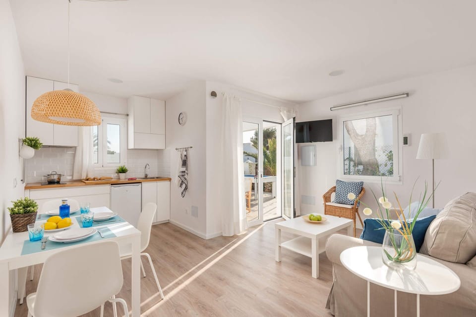 Villa Pins Blanca image