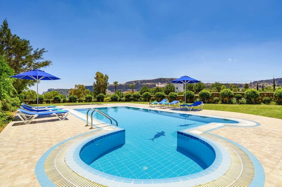Villa Clive image