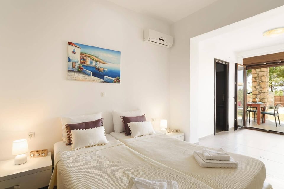 Villa Persis image
