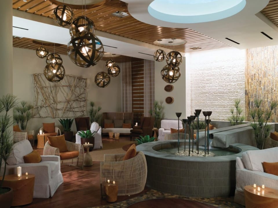 Couples treatment rooms, sauna, hot tub, steam room, body treatments