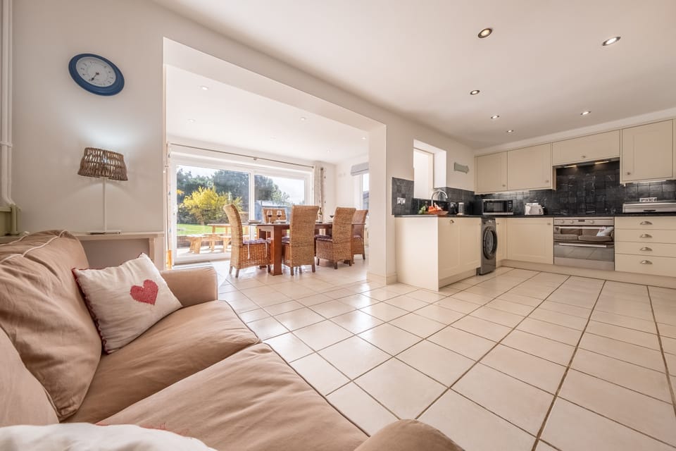 Ground floor: Spacious kitchen