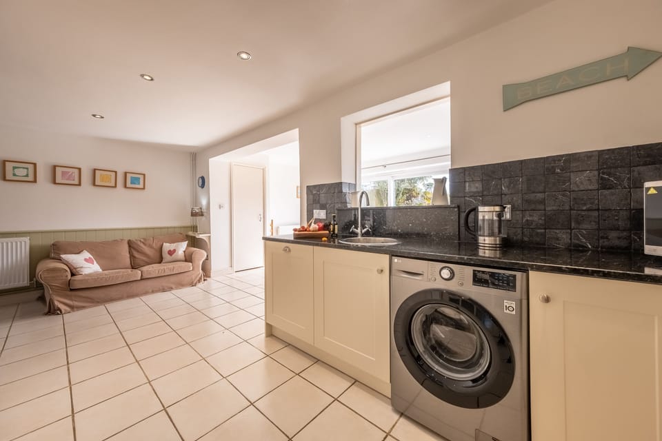 Ground floor: Kitchen