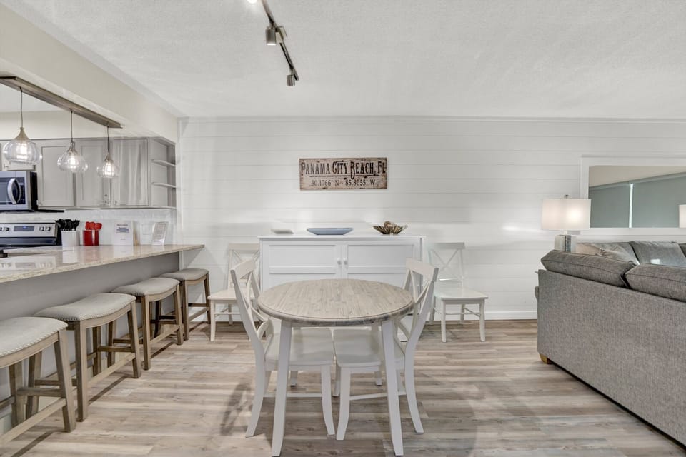 Dining Area/ Murphy Bed