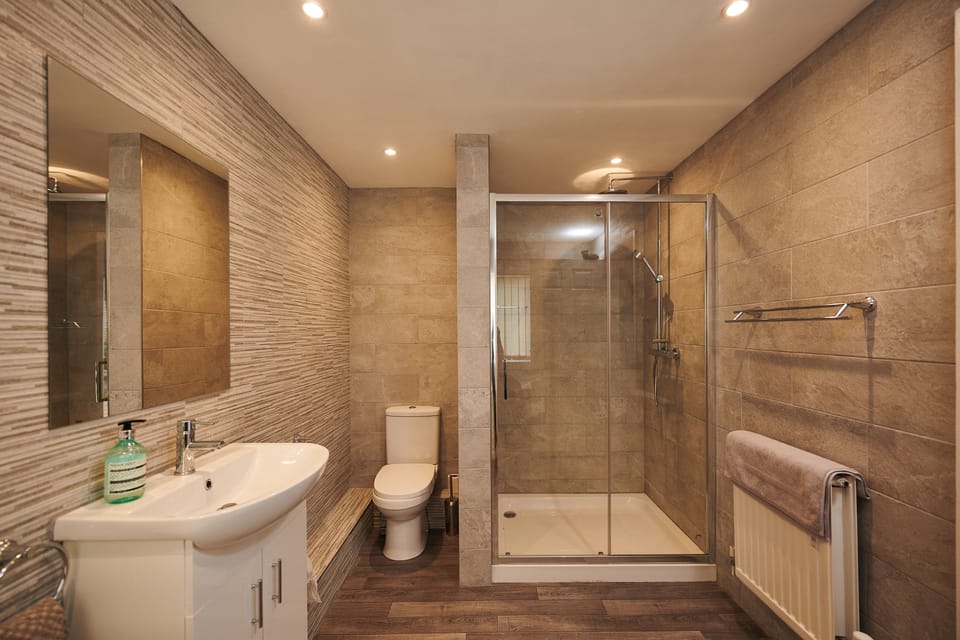 ensuite shower room