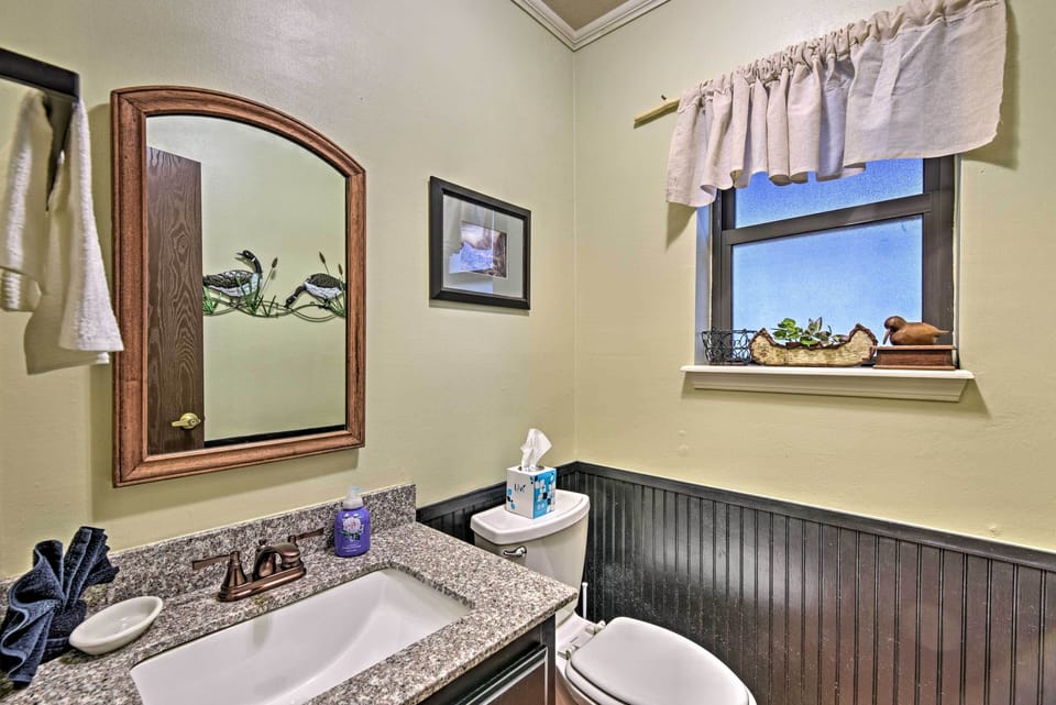 Half Bathroom | 1st Floor