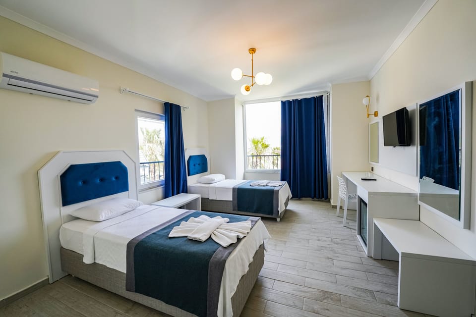 Family Room | Egyptian cotton sheets, premium bedding, minibar, soundproofing