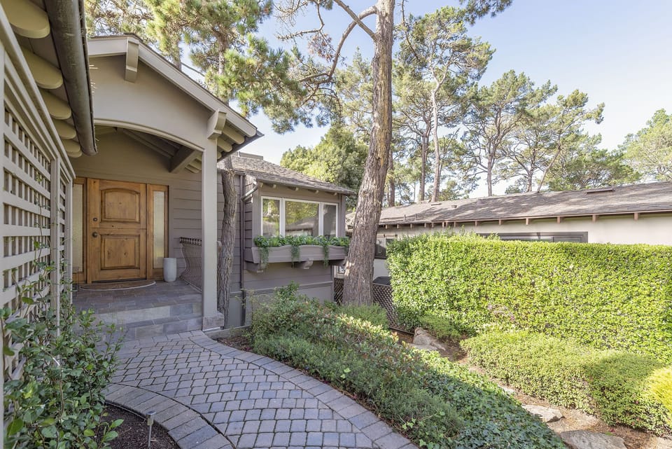 Welcome to "Torres Pines-by-the-Sea"!