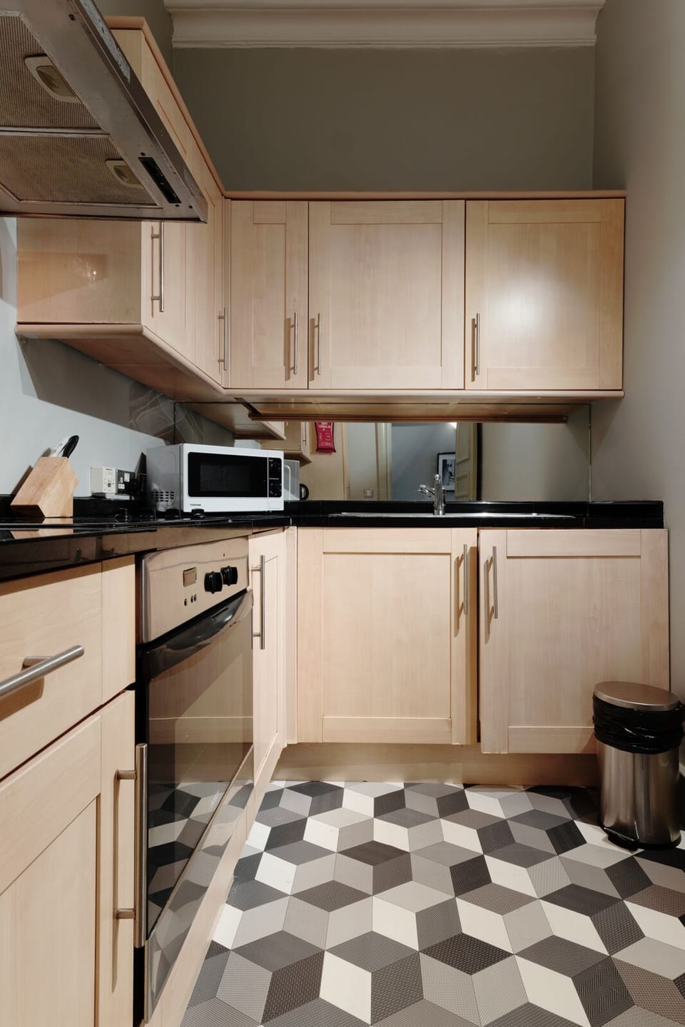 City Apartment, Private Bathroom | Shared kitchen