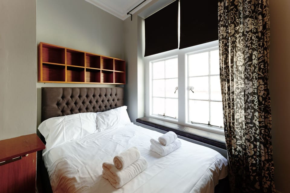 Historic two bed Apartment in the City Centre Apartment in Bristol