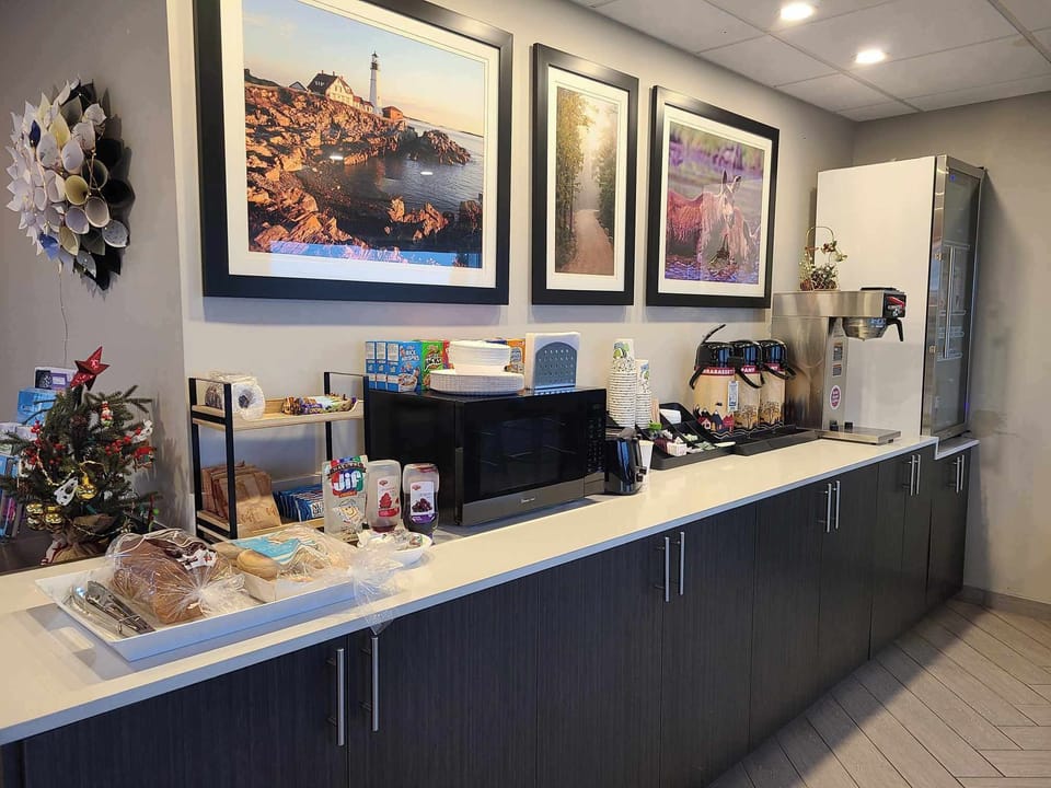 Free daily continental breakfast