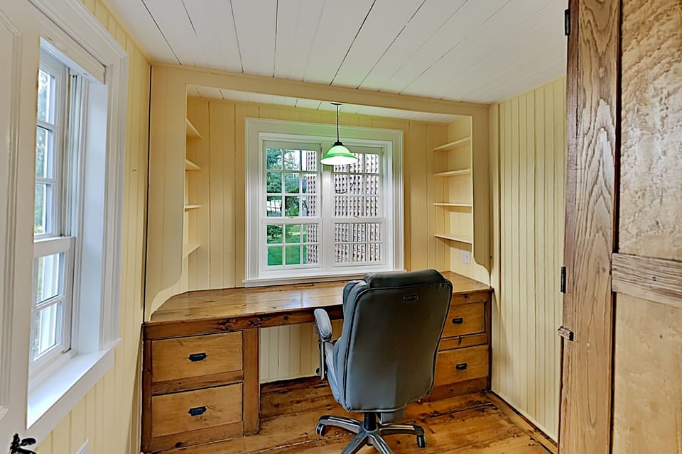 Desk area