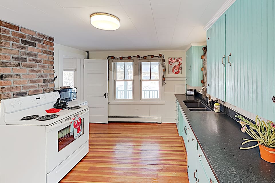 Plenty of counter space!