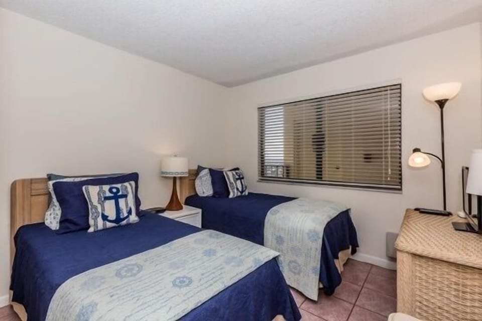 Guest Bedroom - 2 Twins