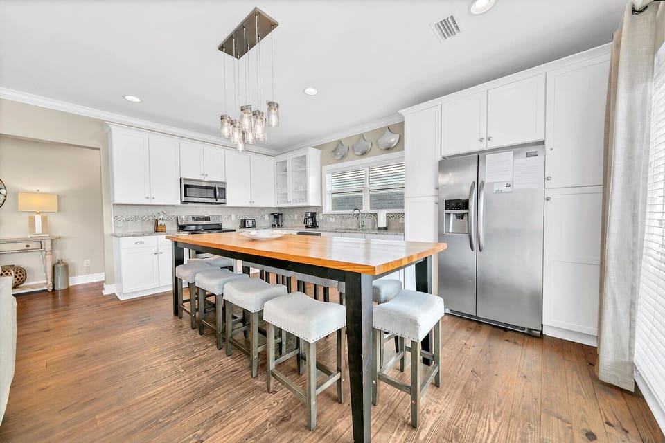 2nd Floor Eat In Kitchen