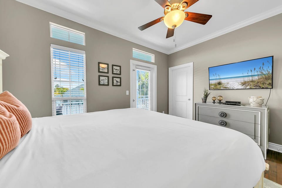 2nd Floor Bedroom - King bed and balcony access