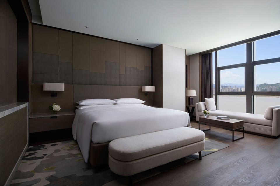 Club Suite, 1 Bedroom, River View | Down comforters, minibar, in-room safe, desk