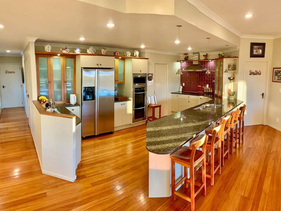Full kitchen