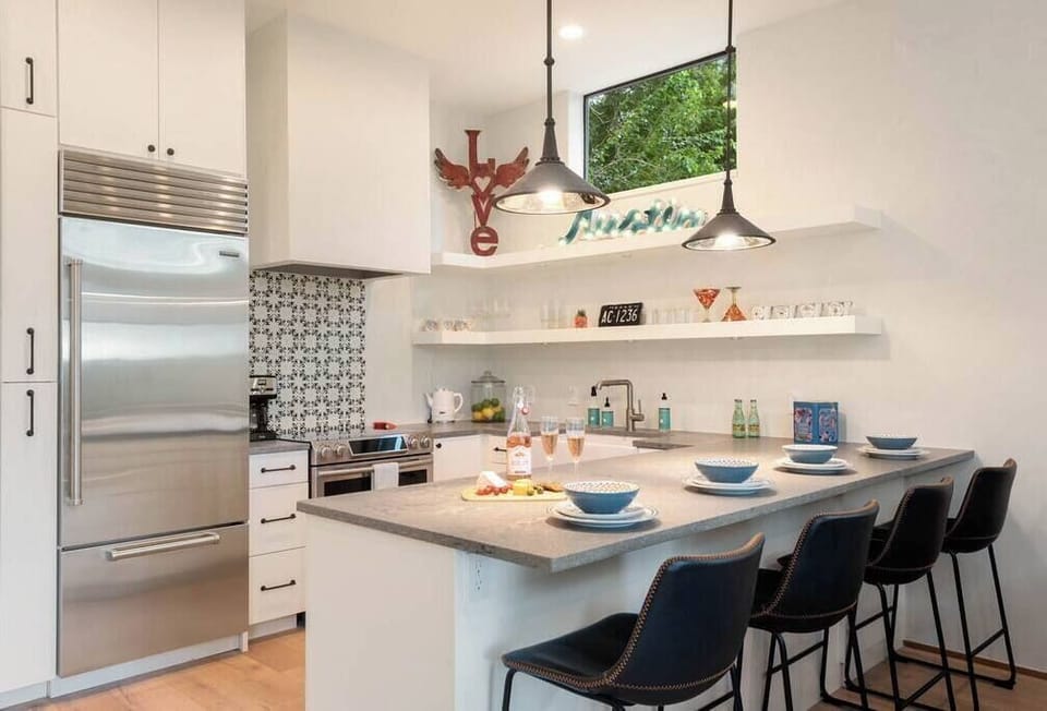The kitchen has everything you need for enjoying meals at home