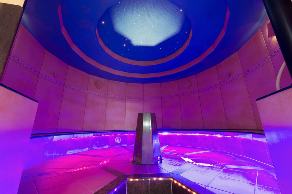 Couples treatment rooms, sauna, steam room, body treatments